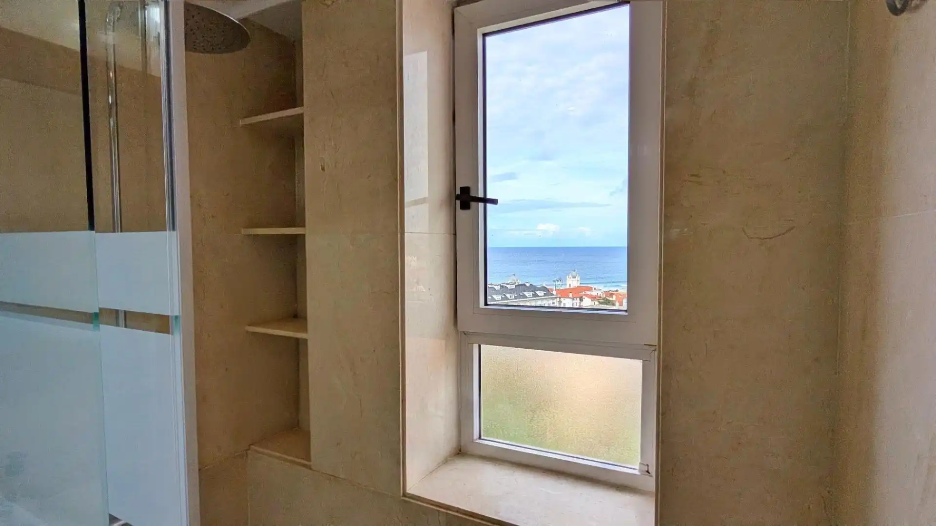 Bathroom of Flat for sale in Santander  with Heating, Terrace and Storage room