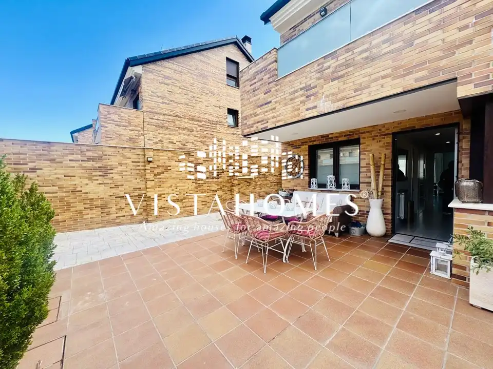 Terrasse von Einfamilien-Reihenhaus zum Verkauf in San Agustín del Guadalix mit Klimaanlage, Heizung und Terrasse