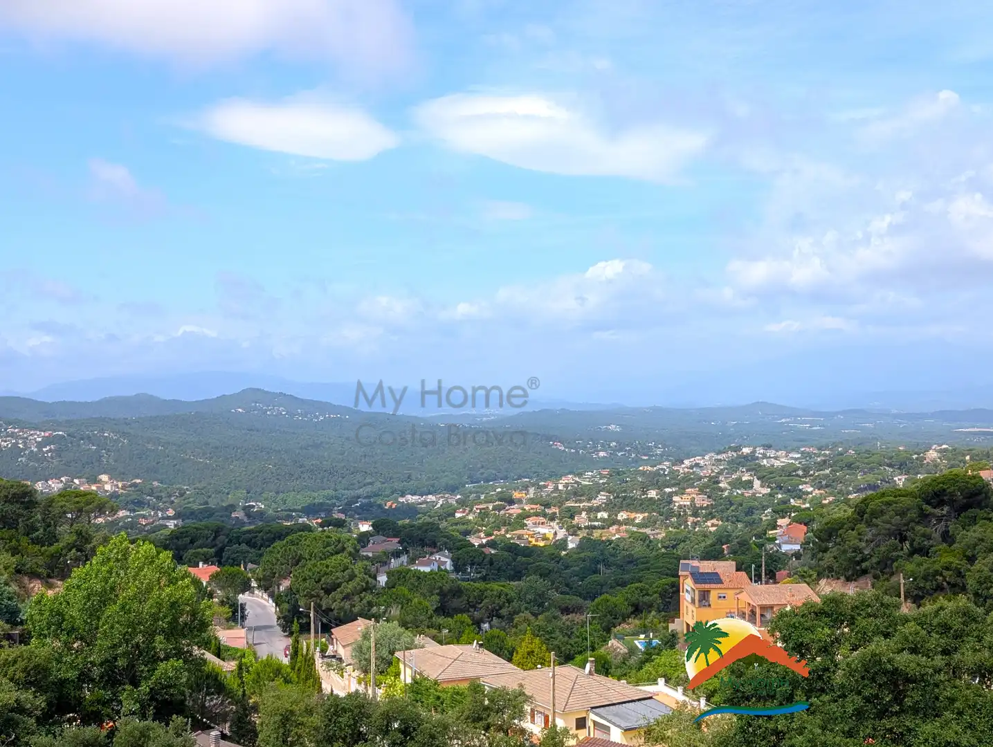 Vista exterior de Casa o xalet en venda en Vidreres amb Calefacció, Jardí privat i Terrassa