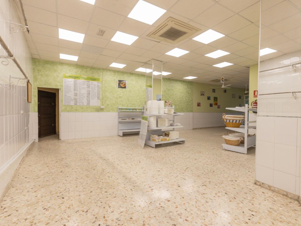 Local de alquiler en Huétor Vega con Aire acondicionado