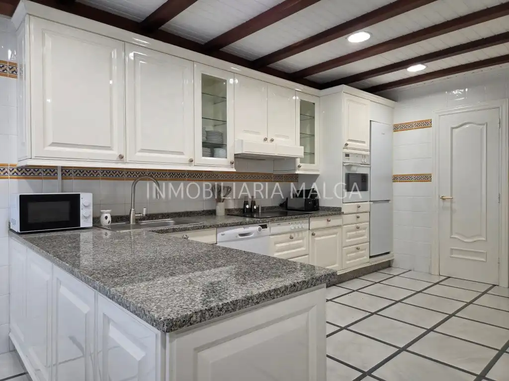 Cuina de Casa o xalet en venda en Colunga amb Calefacció, Jardí privat i Parquet