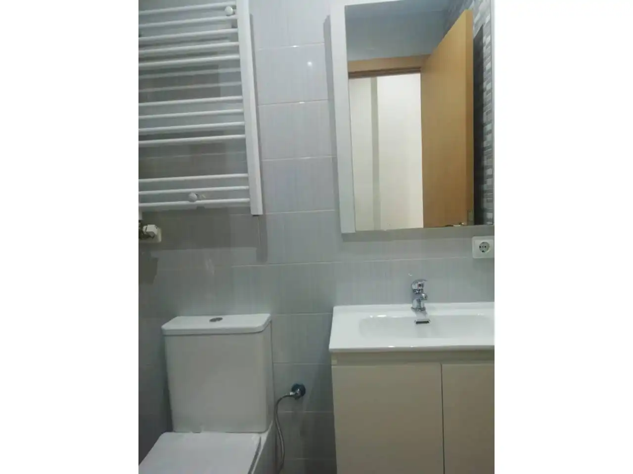 Bany de Pis en venda en  Logroño amb Calefacció, Parquet i Terrassa