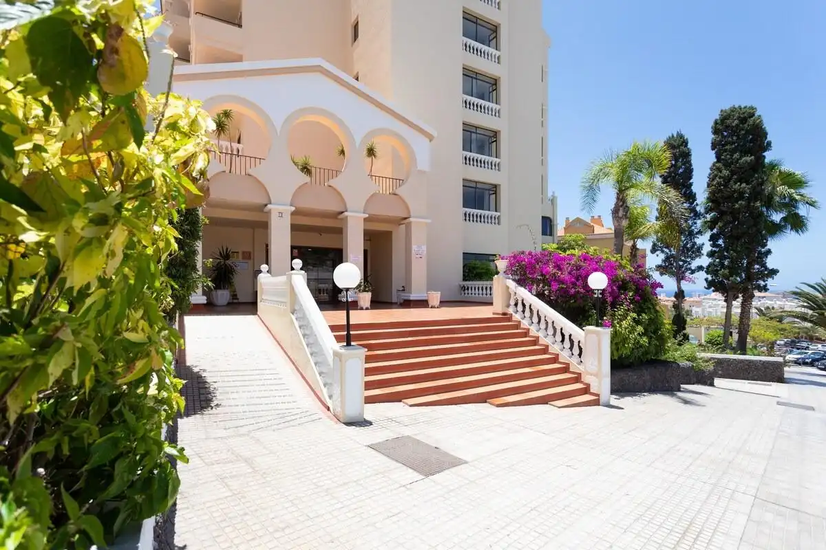 Apartament en venda en Arona amb Jardí privat, Terrassa i Moblat