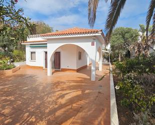 Vista exterior de Casa o xalet en venda en Arona amb Jardí privat, Terrassa i Forn