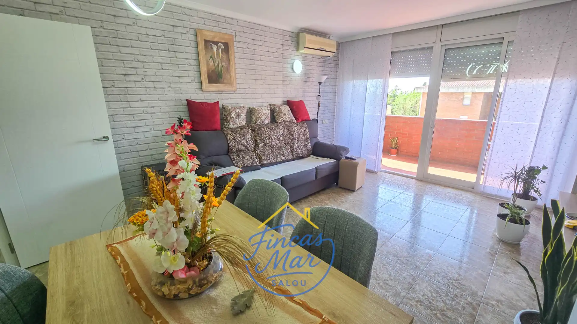 Living room of Flat for sale in Tarragona  with Air Conditioner, Terrace and Storage room