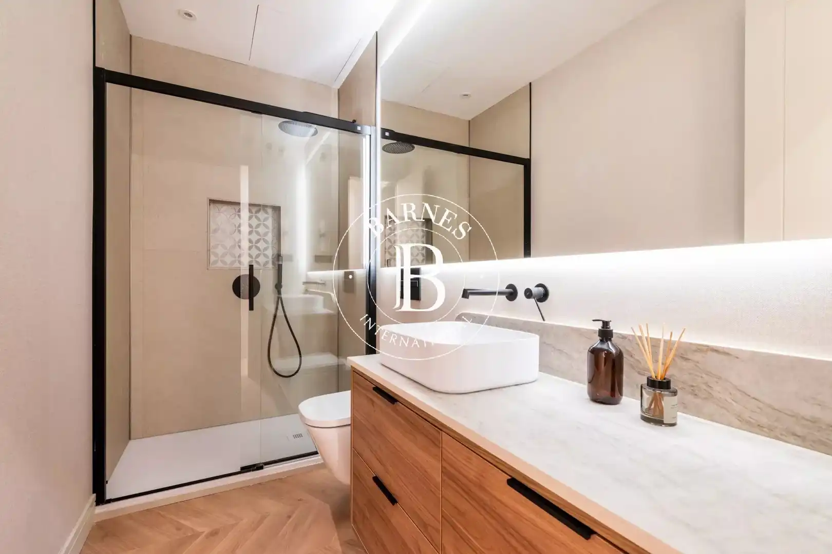 Baño de Piso en venta en Madrid con Aire acondicionado, Calefacción y Amueblado