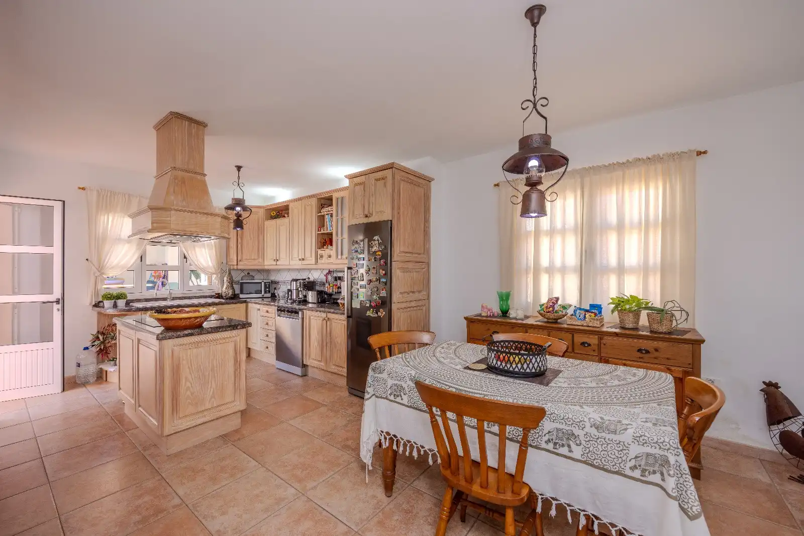 Cocina de Casa o chalet en venta en Tías con Jardín privado, Terraza y Piscina