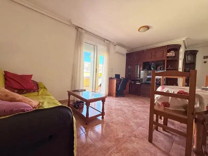 Sala d'estar de Àtic en venda en Torrevieja amb Moblat