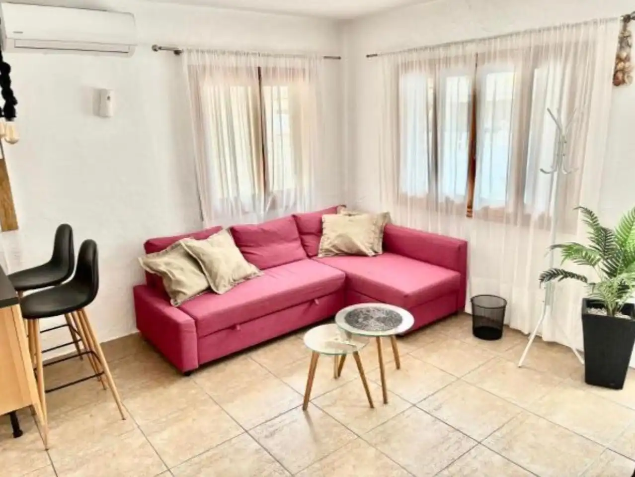 Sala d'estar de Casa o xalet de lloguer en Santa Pola amb Aire condicionat i Terrassa