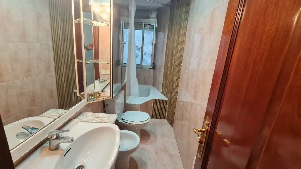 Baño de Piso en venta en  Logroño con Amueblado y Balcón