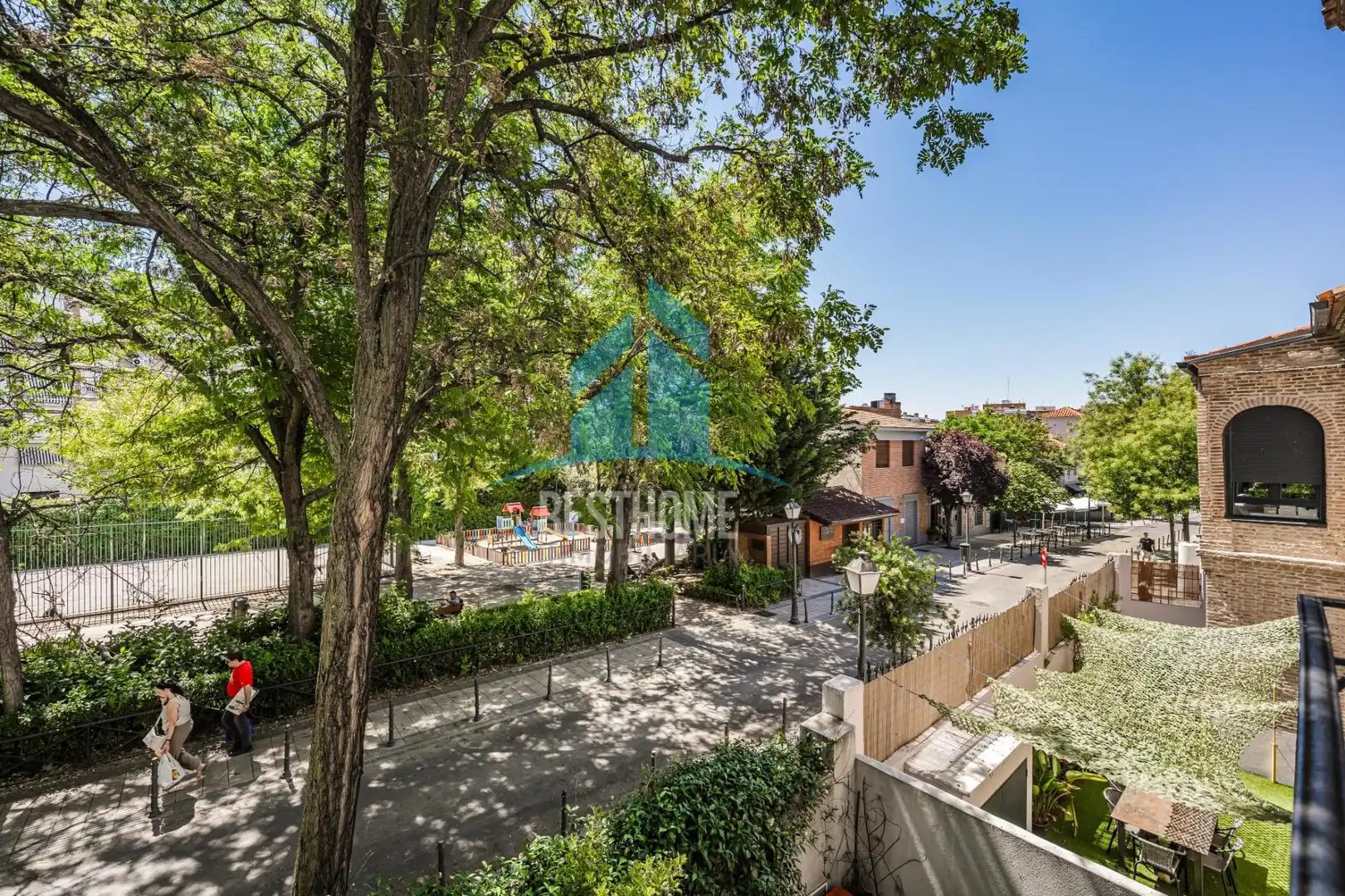Vista exterior de Casa o chalet en venta en Madrid con Calefacción, Jardín privado y Parquet