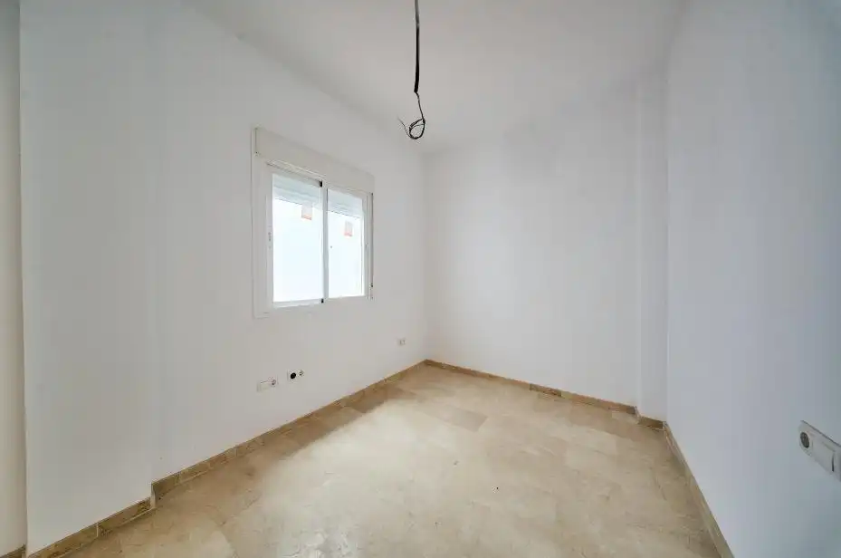 Schlafzimmer von Wohnung zum Verkauf in Agrón mit Klimaanlage