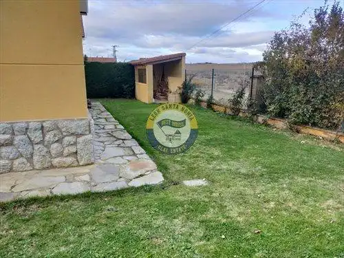 Garden of Houses for sale in Santovenia de la Valdoncina  with Heating, Terrace and Furnished