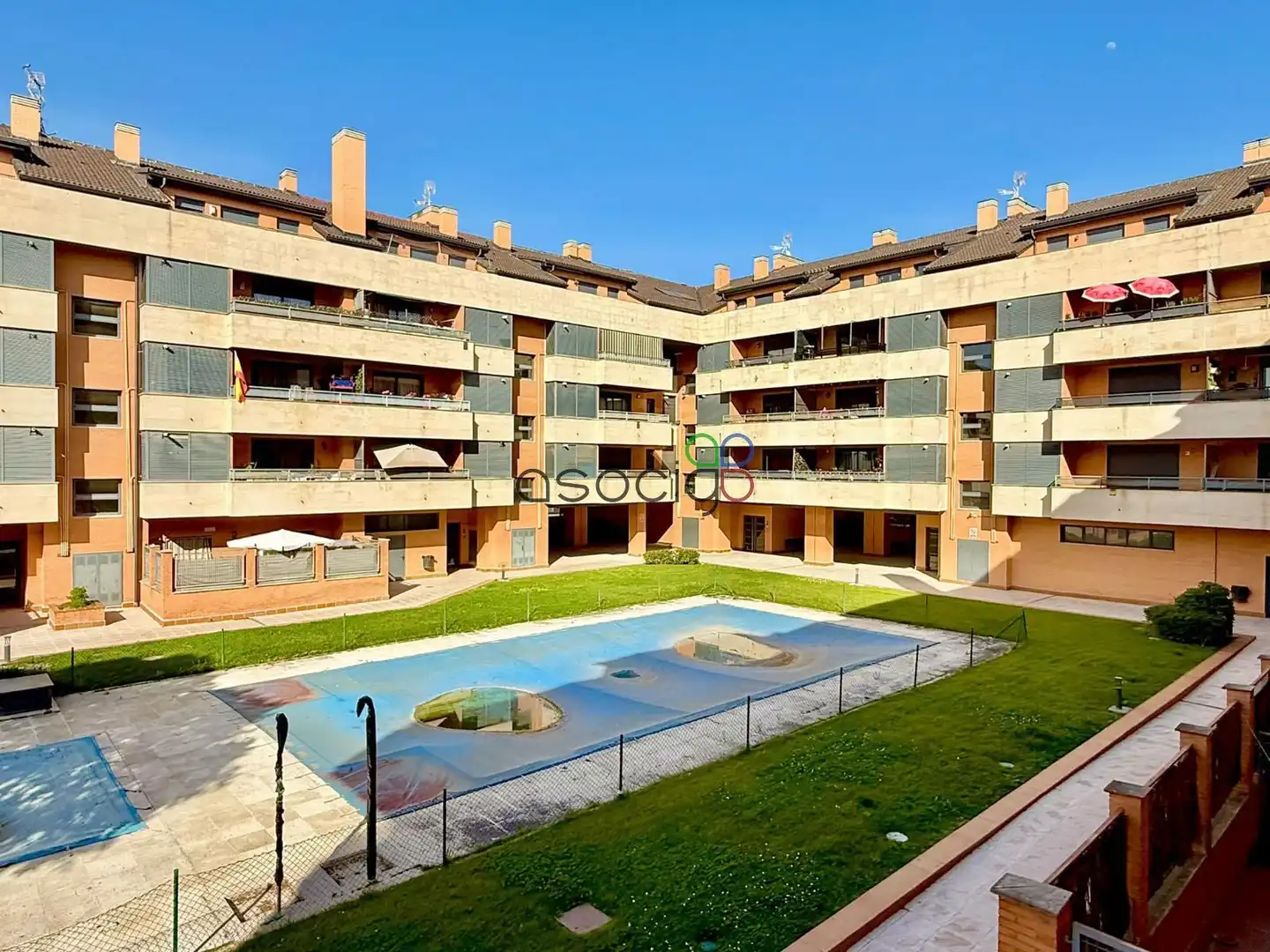 Vista exterior de Piso en venta en Yebes con Calefacción, Terraza y Trastero