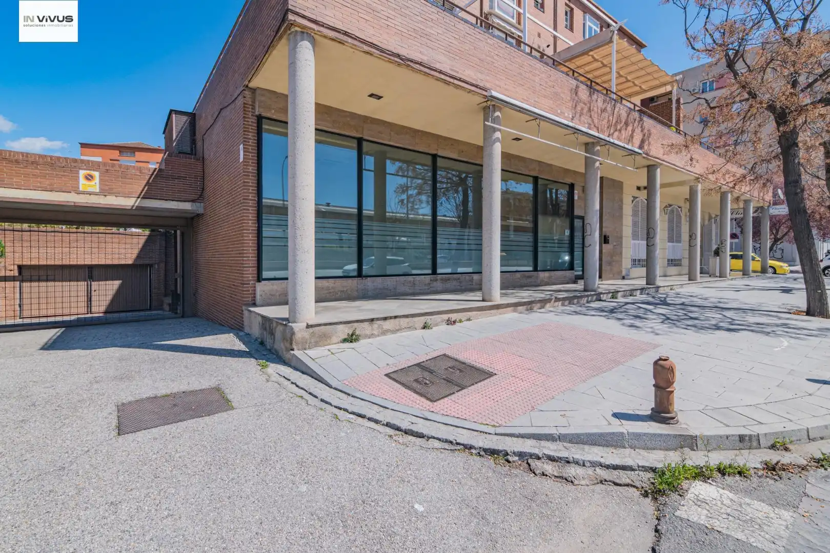 Exterior view of Commercial properties for rent in Granada  with Air Conditioner