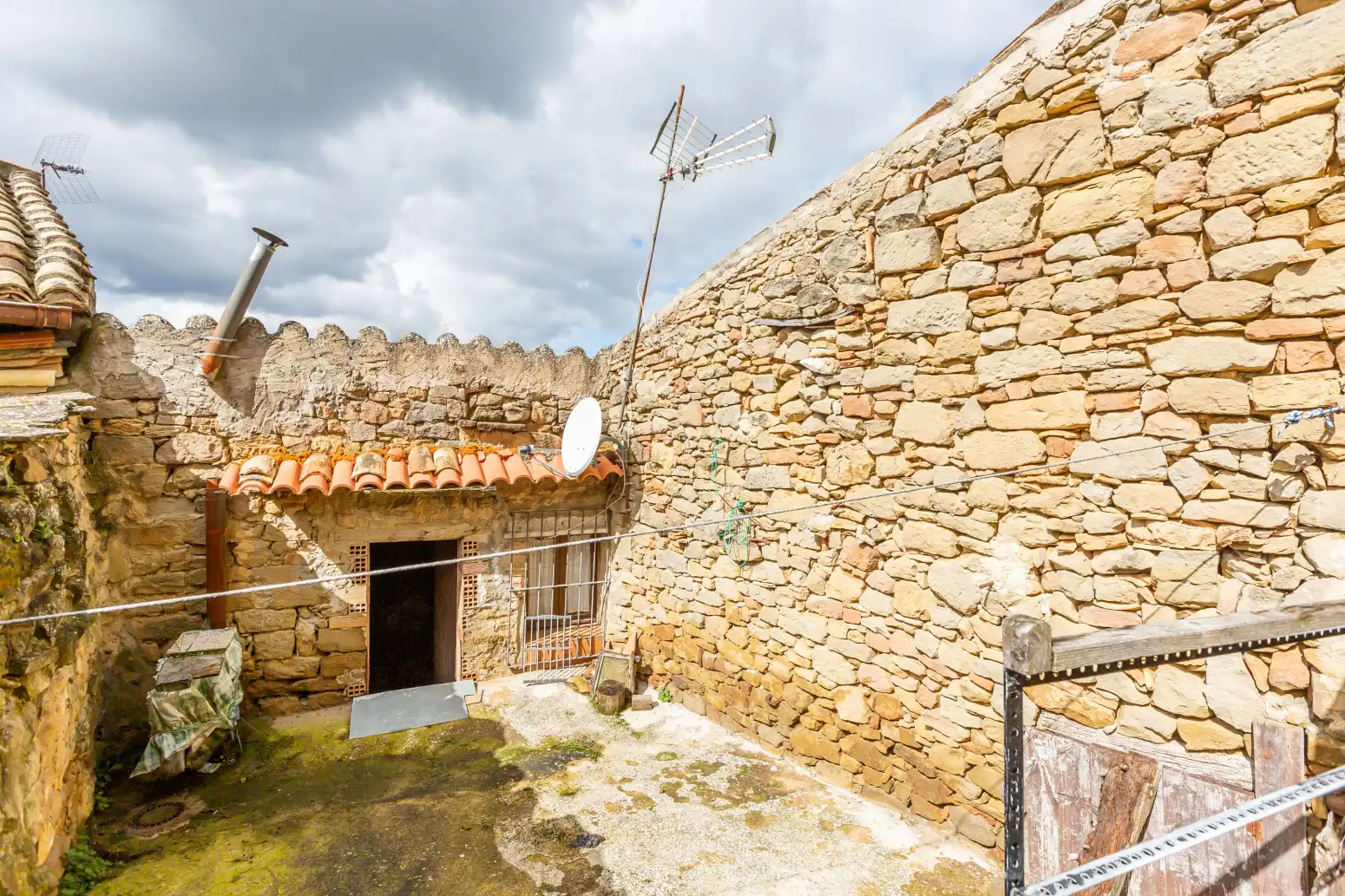 Vista exterior de Casa o xalet en venda en Sos del Rey Católico amb Calefacció