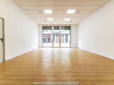 Local comercial en venta en Carballo