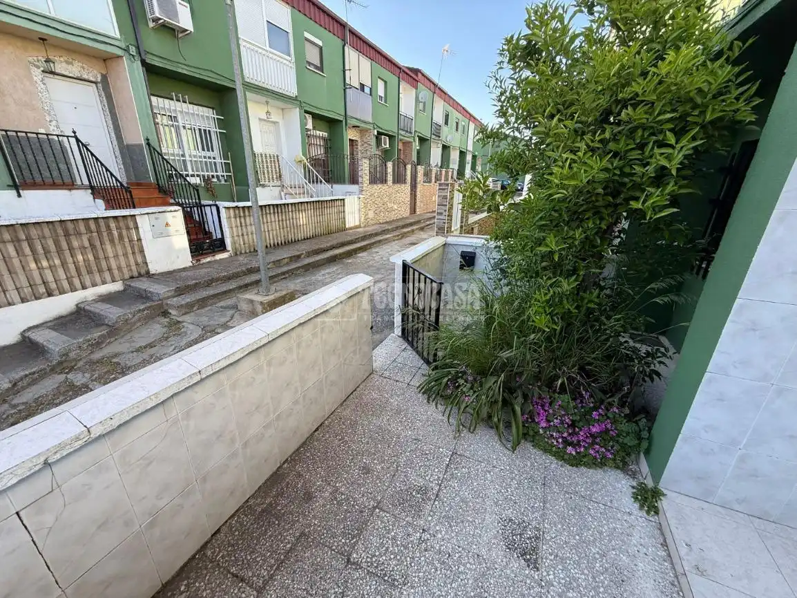 Vista exterior de Casa o xalet en venda en Badajoz