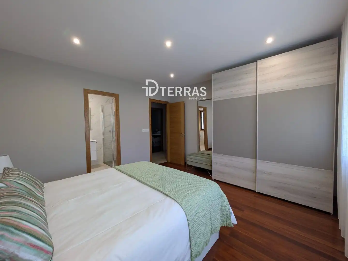 Dormitori de Casa o xalet en venda en Barro amb Calefacció, Jardí privat i Traster