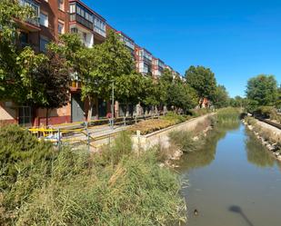 Exterior view of Flat to rent in Valladolid Capital  with Heating, Parquet flooring and Furnished