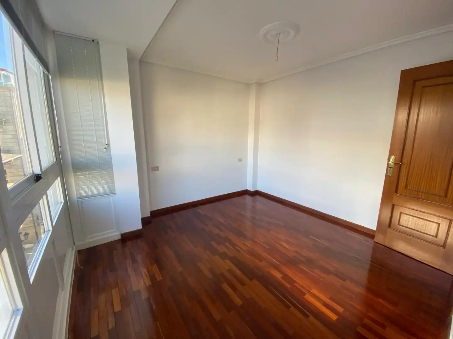 Schlafzimmer von Wohnungen zur Miete in O Carballiño   mit Parkett, Ofen und Waschmaschine