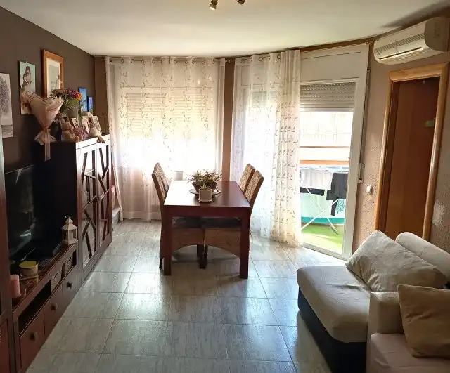 Comedor de Piso en venta en Esparreguera con Calefacción, Terraza y Horno