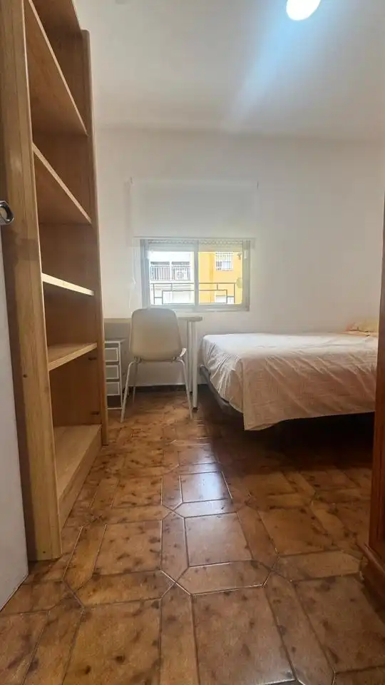 Wohnung zur Miete in Calle Azahar, Cruz Roja