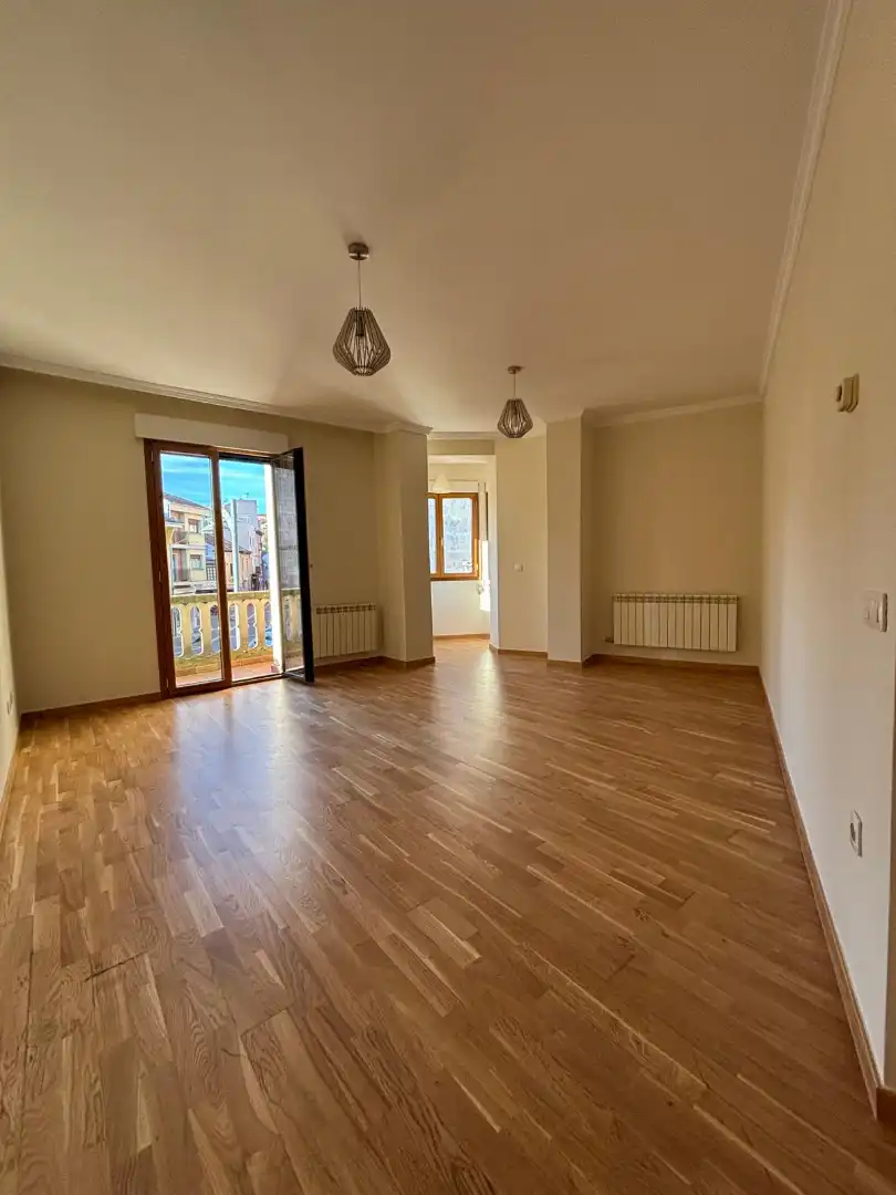 Wohnzimmer von Wohnung zum Verkauf in Cuéllar mit Heizung, Parkett und Terrasse