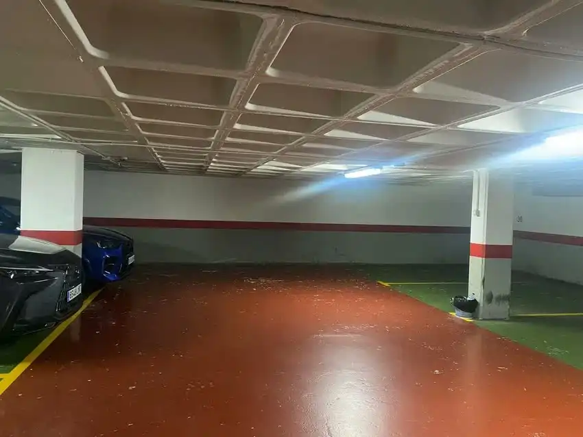 Einzelparkplatz zum Verkauf in Reyes Catolicos