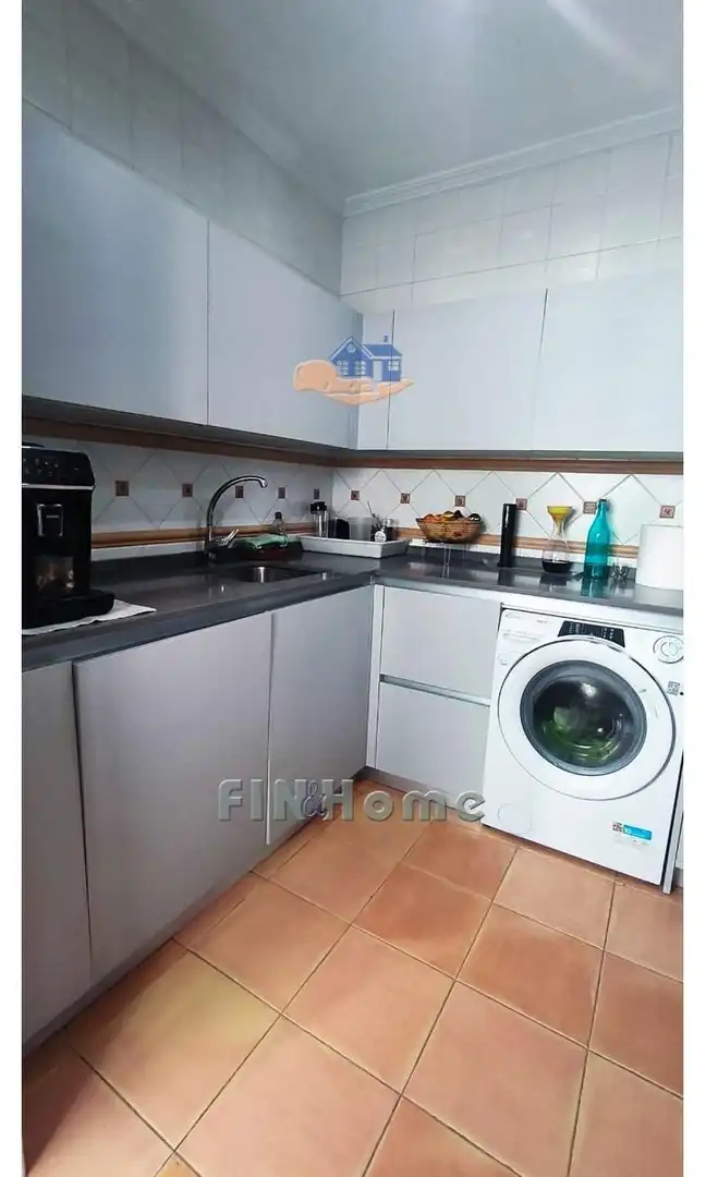 Küche von Wohnung zum Verkauf in Sevilla mit Klimaanlage, Heizung und Privatgarten