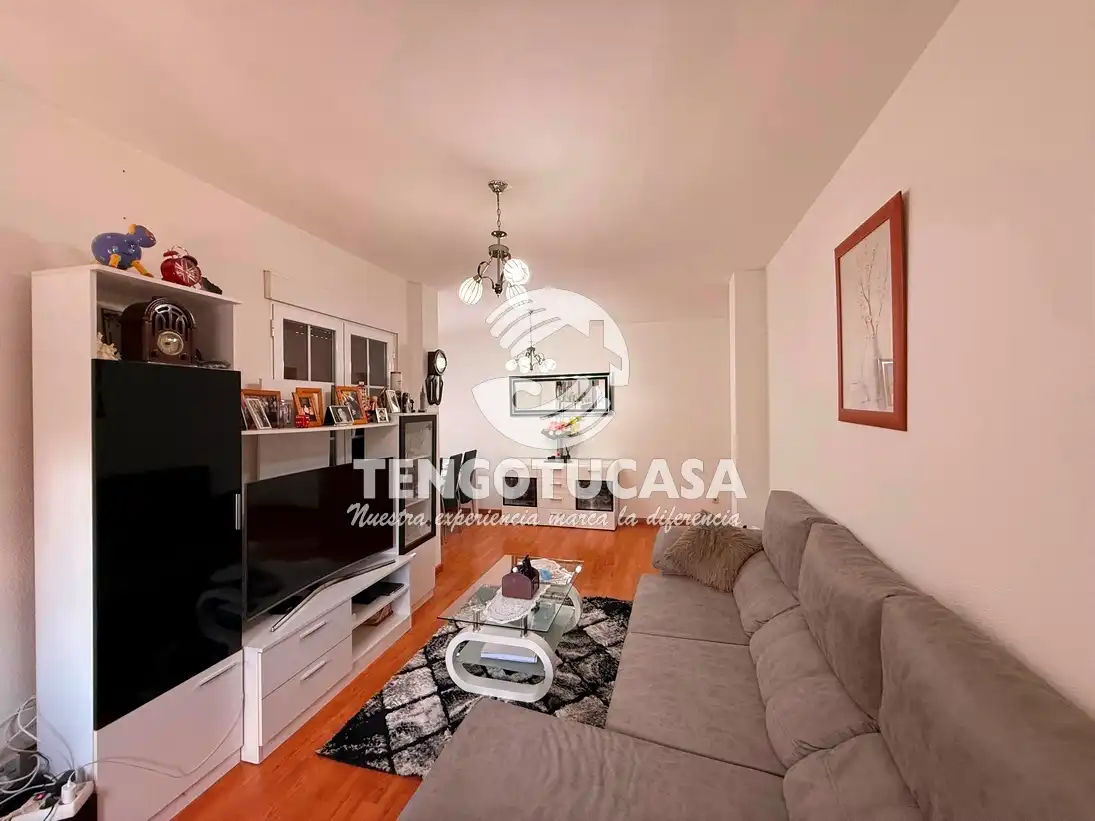 Sala de estar de Casa o chalet en venta en Bargas con Aire acondicionado, Calefacción y Jardín privado