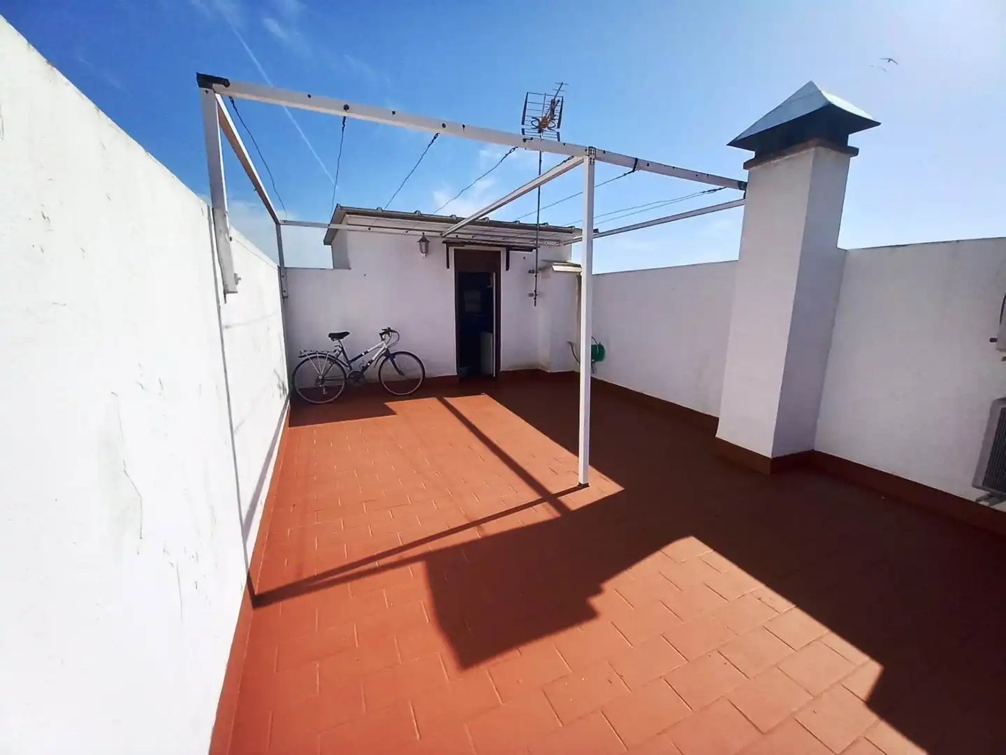 Terrace of Houses for sale in El Pedroso  with Air Conditioner, Terrace and Storage room