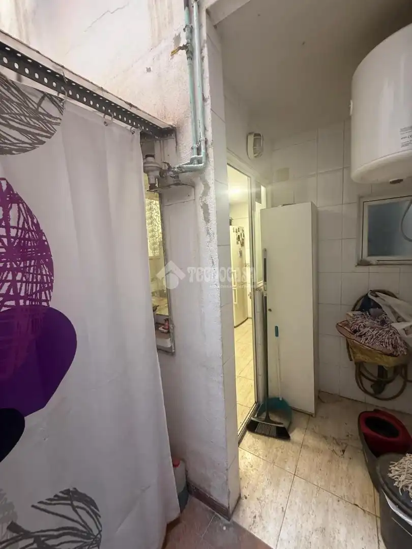 Bany de Pis en venda en Alicante / Alacant amb Terrassa i Balcó