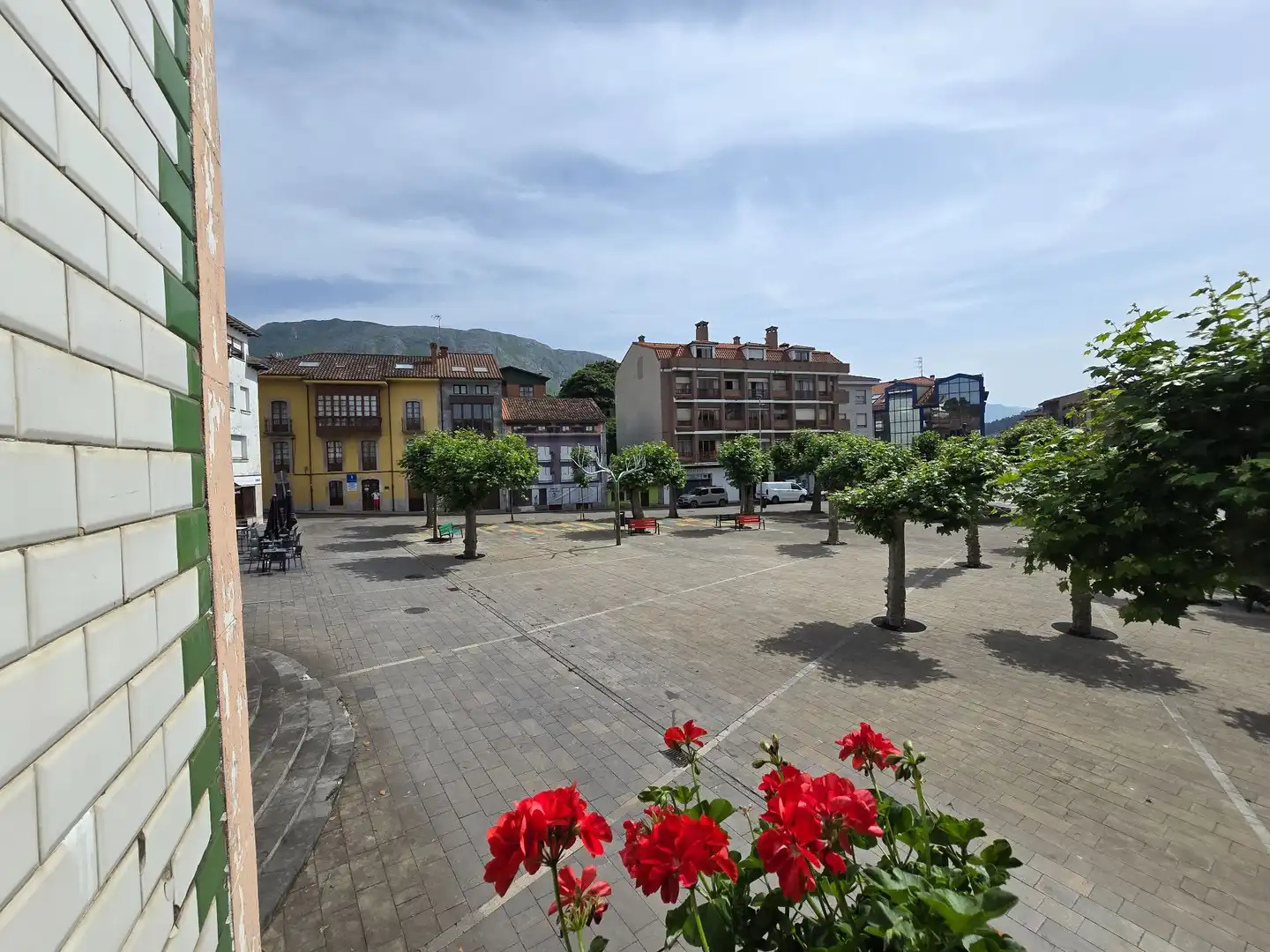 Außenansicht von Gebäude zum Verkauf in Llanes