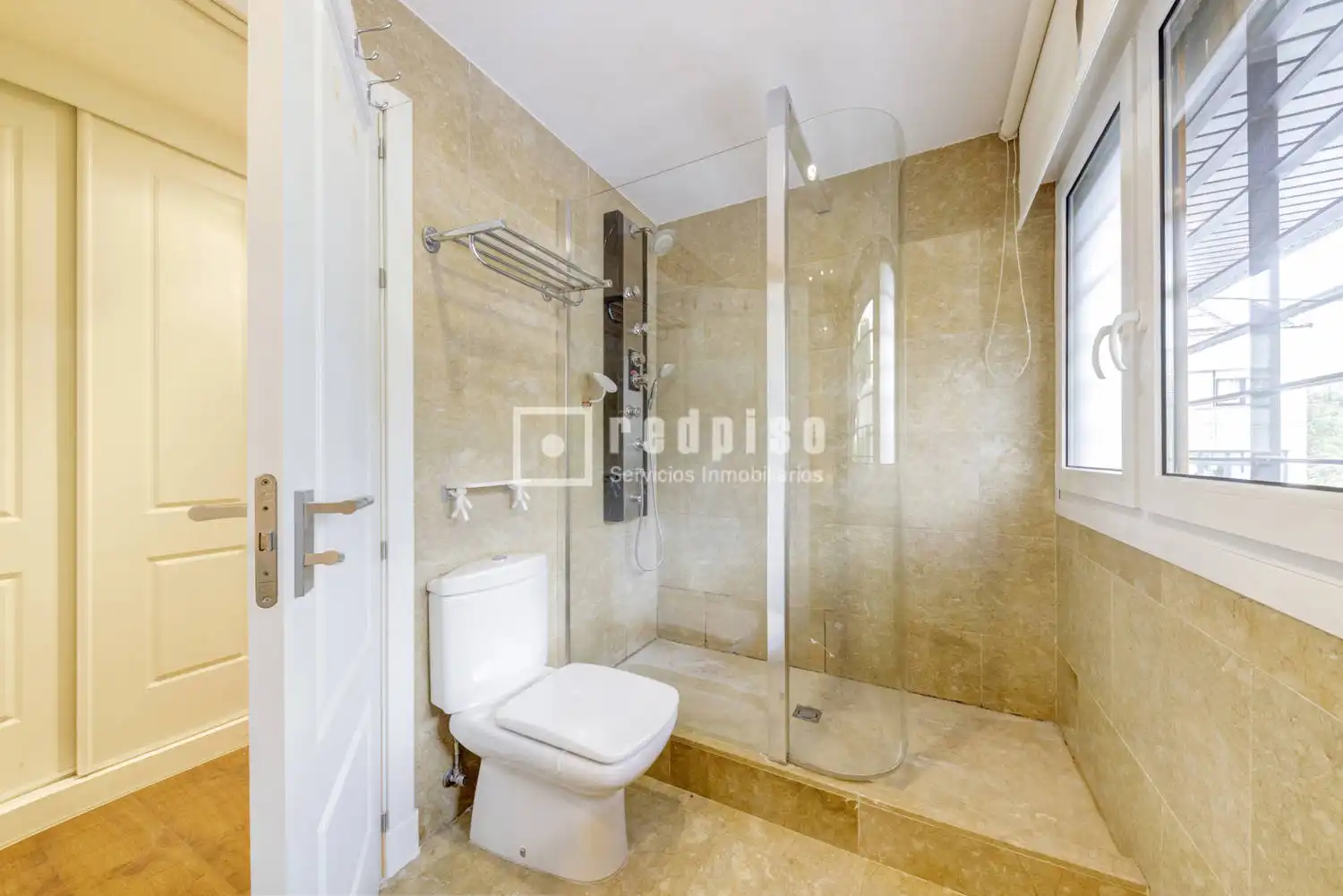Bathroom of Houses for sale in Pozuelo de Alarcón  with Air Conditioner, Heating and Private garden