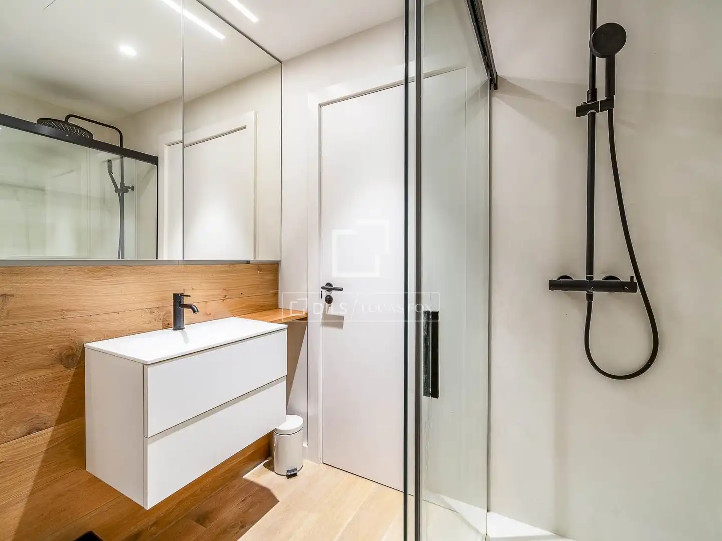 Baño de Piso en venta en Barcelona con Aire acondicionado, Calefacción y Parquet