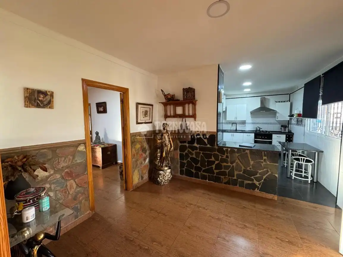 Country house zum Verkauf in Badajoz mit Klimaanlage, Privatgarten und Terrasse