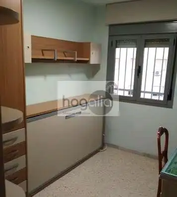 Habitación de Piso de alquiler en Sevilla con Aire acondicionado, Amueblado y Balcón