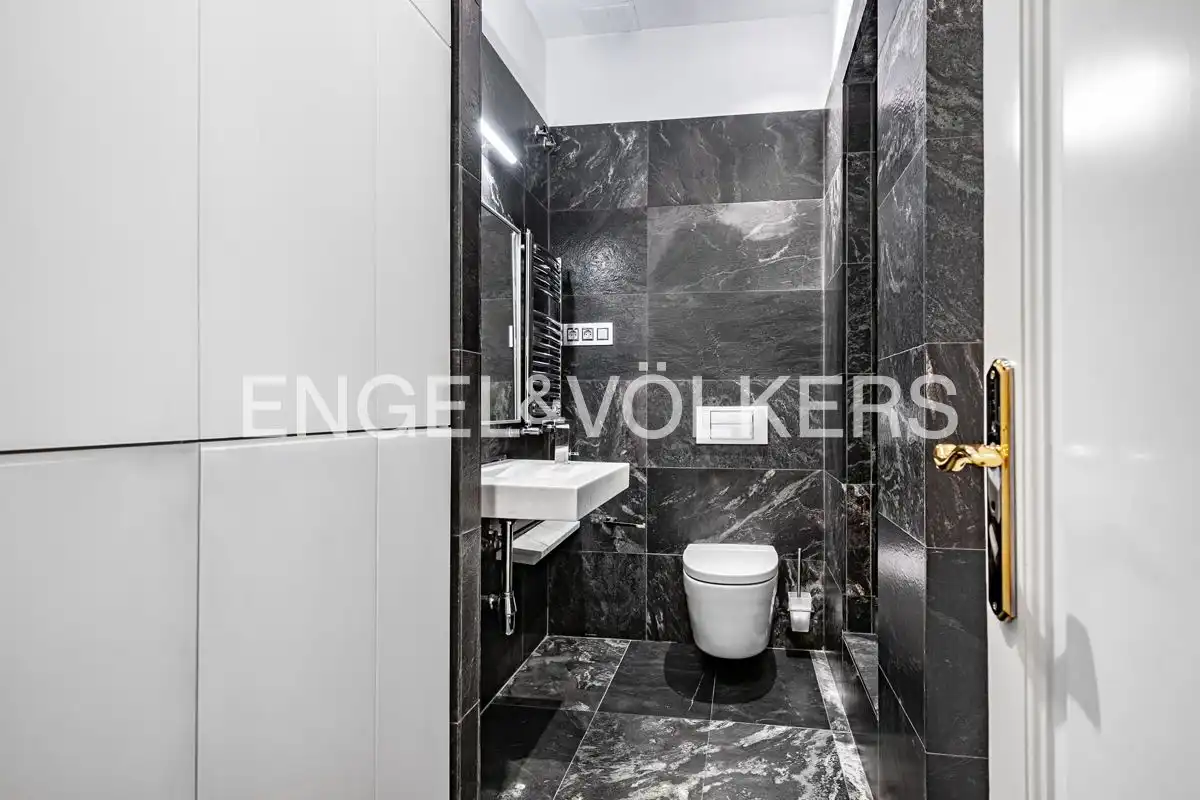 Baño de Piso en venta en León Capital  con Calefacción y Balcón