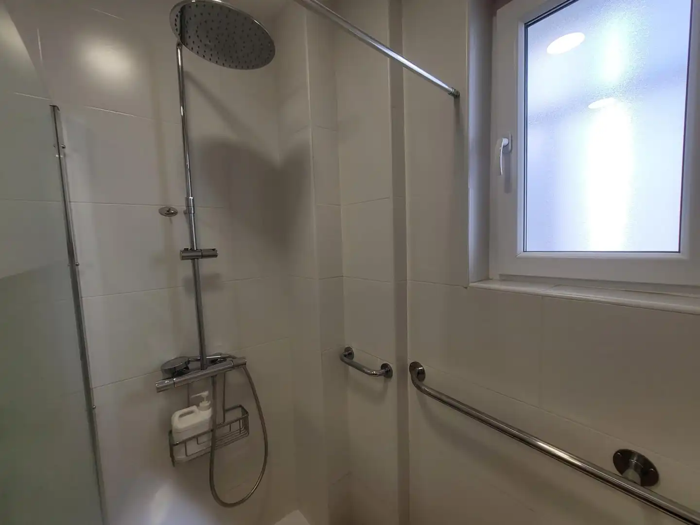 Bathroom of Flat for sale in Cádiz  with Air Conditioner and Terrace