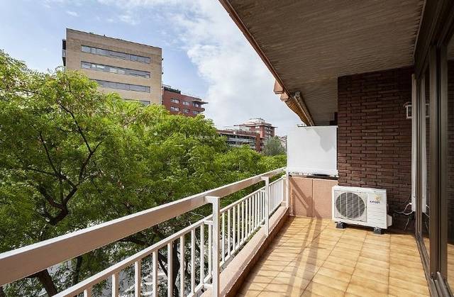 Ático en Venta en Carrer de Joan Güell, 165 en Barri de les Corts