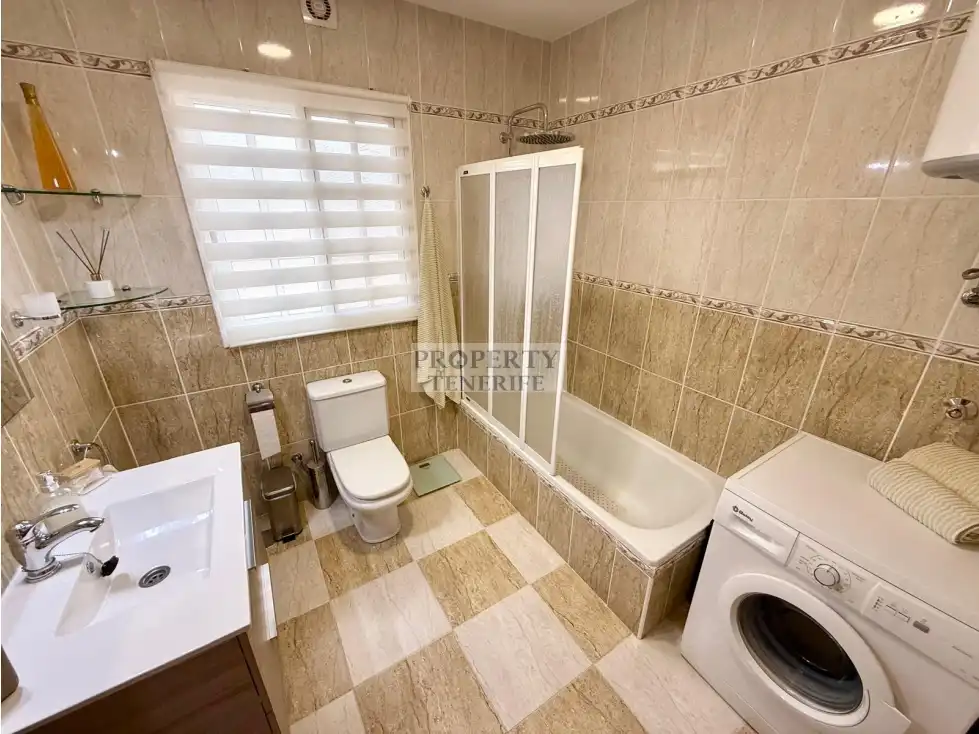 Baño de Casa o chalet en venta en Arona con Terraza, Piscina y Amueblado