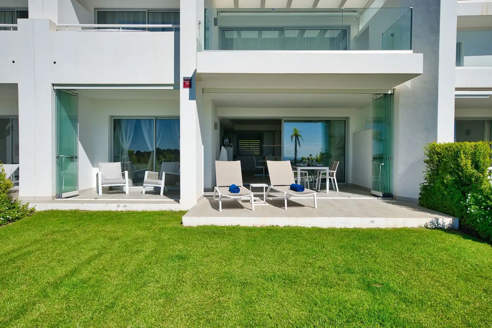 Terrasse von Wohnungen zum Verkauf in Estepona mit Abstellraum, Möbliert und Gemeinschaftspool