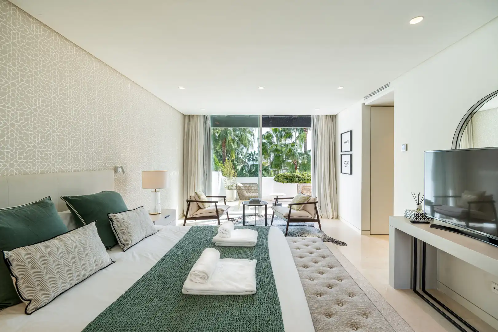 Habitación de Dúplex en venta en Marbella con Aire acondicionado, Terraza y Trastero