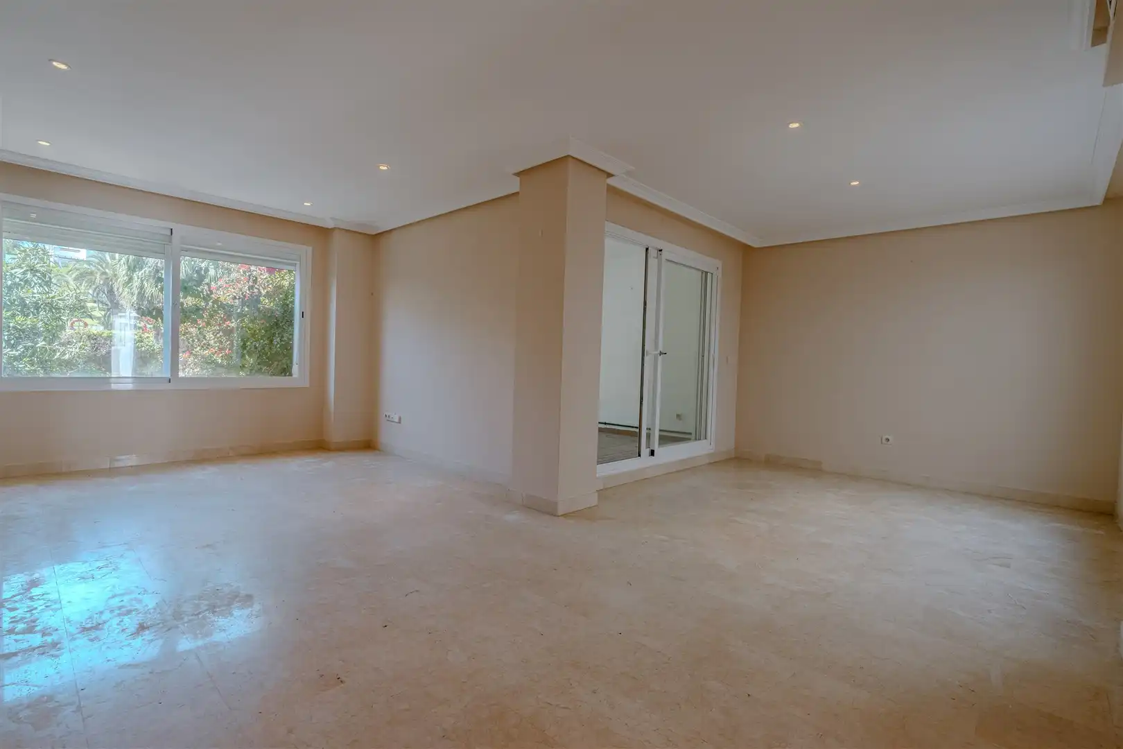 Sala d'estar de Casa o xalet en venda en Estepona