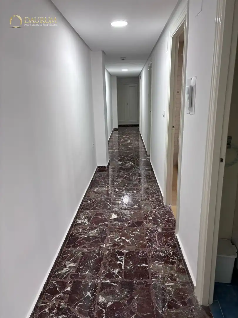 Wohnung zum Verkauf in Torrent mit Klimaanlage, Heizung und Terrasse