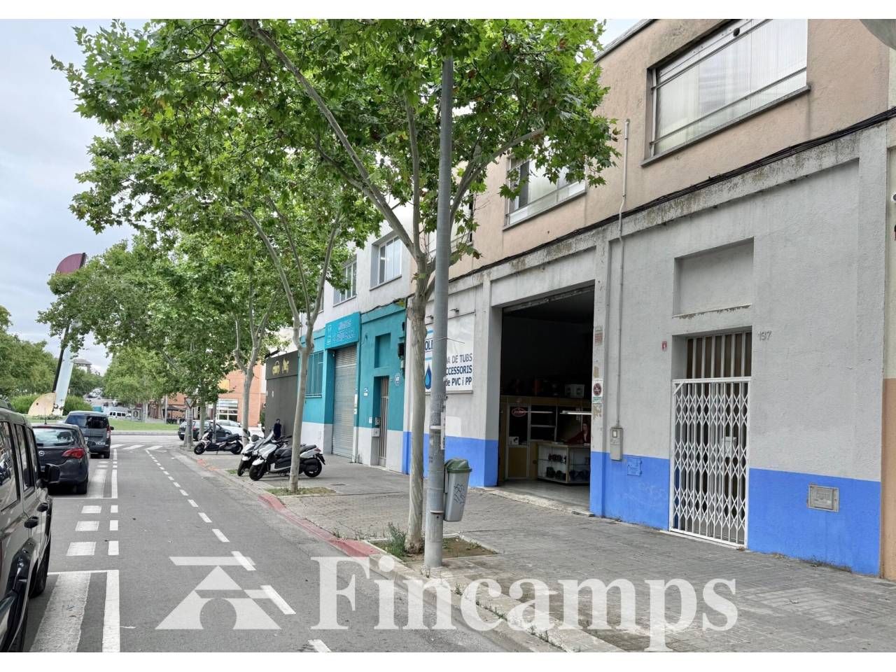 Exterior view of Industrial buildings for sale in Sabadell