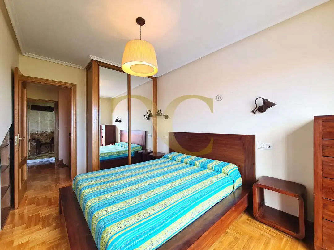 Habitación de Dúplex en venta en Soto del Barco con Calefacción y Amueblado