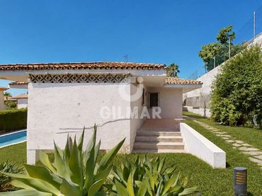 Xalet amb piscina en venda a La Capellanía - El Higuerón