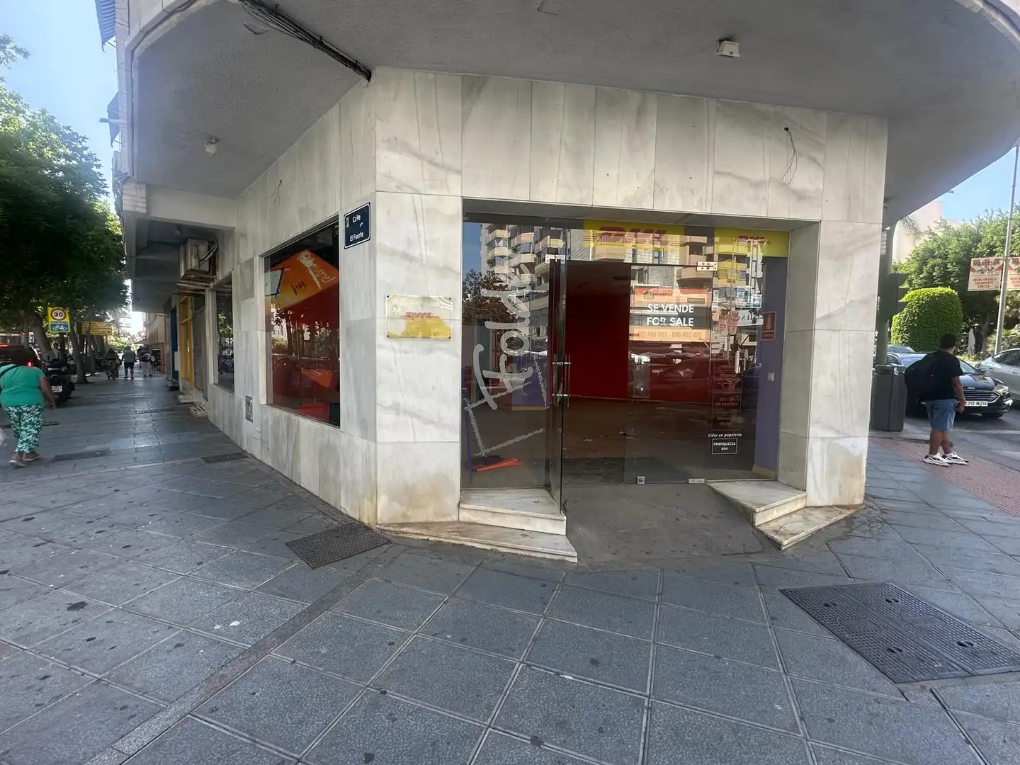 Local comercial en venda a Avenida Ramón y Cajal 10, imagen 2